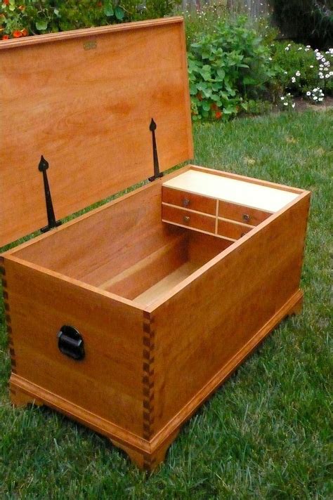 Hope Chest Finewoodworking Chest Woodworking Plans Woodworking