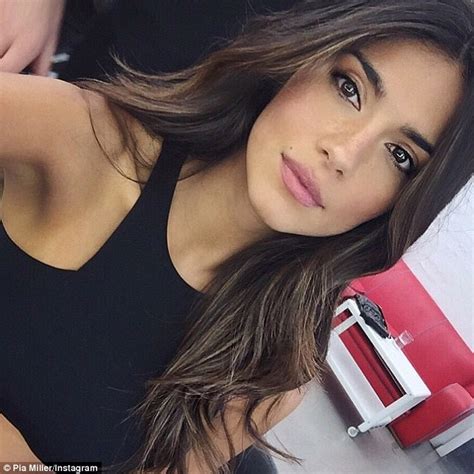Home And Aways Pia Miller Puts Tanned And Toned Figure On Show Daily Mail Online