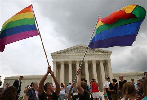 In Historic Decision Supreme Court Legalizes Same Sex Marriage Across