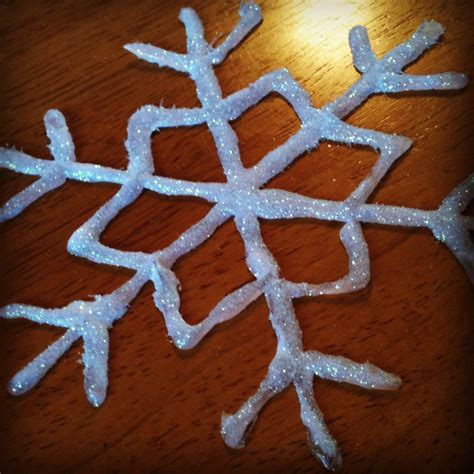 Sunshine Maker Meg Diy Projects Hot Glue Glittered Snowflakes