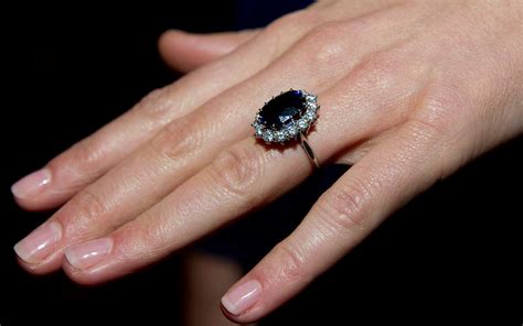 The iconic story behind kate middleton's engagement ring. Kate Middleton Vetoes Sale of Engagement Ring Official Replica