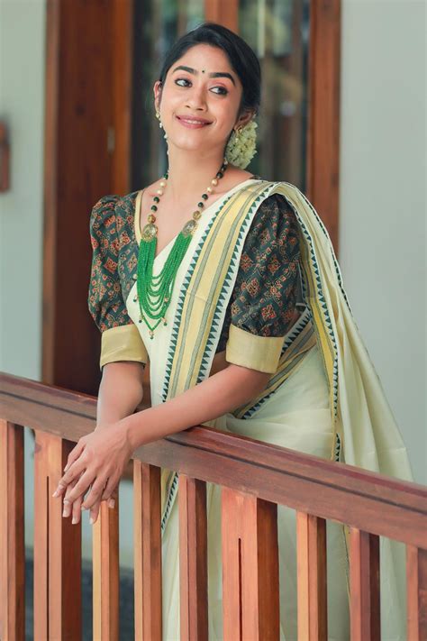 Kerala Kasavu Saree With Green Temple Border Byhand Kochi