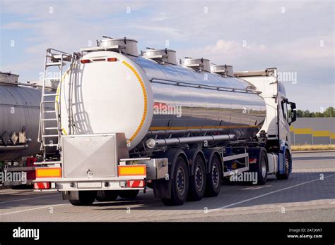 Tanker Truck 18 Wheeler Semi High Resolution Stock Photography And