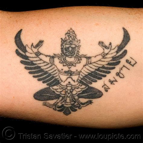 รูปครุฑ รอยสัก Garuda Tattoo Thai Man Bird God