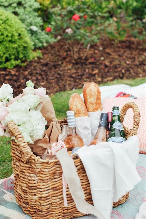 Heres What You Need To Create The Perfect Picnic This Summer