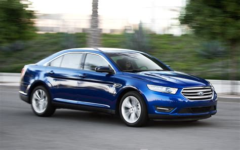 By The Numbers 2013 Ford Taurus Vs 2013 Ford Fusion