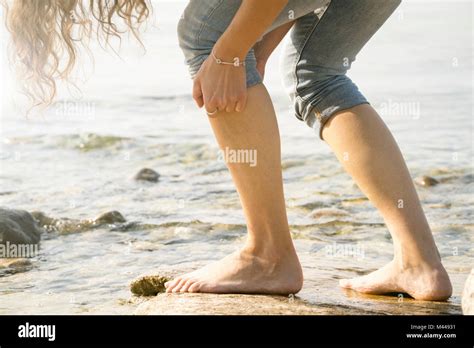 Barefoot Jeans Hi Res Stock Photography And Images Alamy