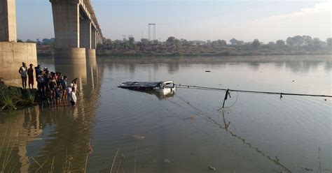 Bus Plunges Into River In India Killing Dozens The New York Times
