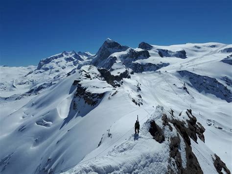 Furgggrat / furggen 3491 m 11450 ft. La traversata del Furggen con gli sci - Guide del Cervino