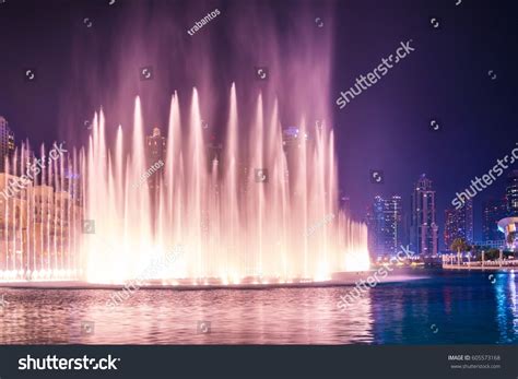 Burj Khalifa Lake Dancing Fountain Dubai Stock Photo 605573168