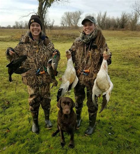 2 Girls Hunting How We Hunt Ducks