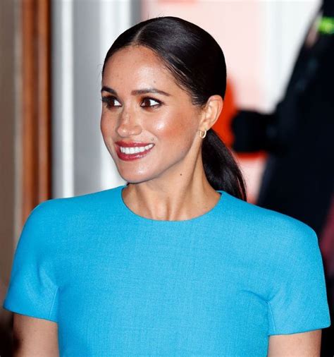 pin by elizabeth coriano on duchess of sussex meghan meghan markle meghan markle hair meghan