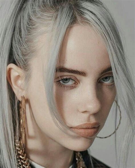 Billie eilish recently revealed her new blonde hair look and has now posted another unmissable selfie sporting the same. I want to tell you a secret in 2020 | Billie eilish, Hair ...