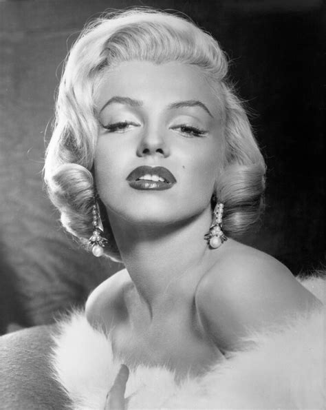 Marilyn Monroe Birthday 32 Timeless Photos To Celebrate Her 90th Metro News