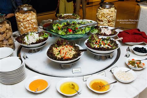 Sambal seolah menjadi pelengkap yang nggak bisa dipisahkan untuk masyarakat indonesia. Festive Feast at The Cobalt Room, The Ritz-Carlton, Kuala ...