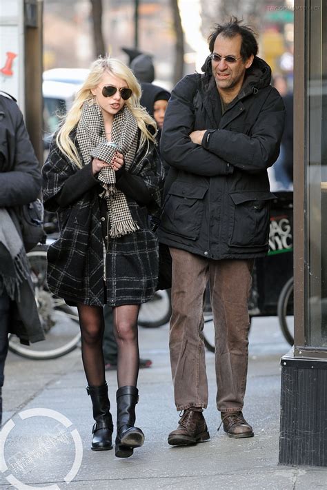 Feb 1 Filming Gossip Girl In Manhattan Jenny And Nate