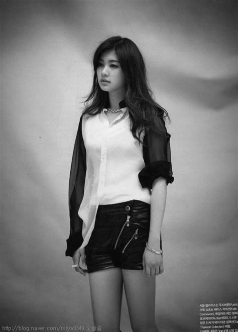 kathy s bench latest stills from yoon eun hye and jung so min s respective photoshoots