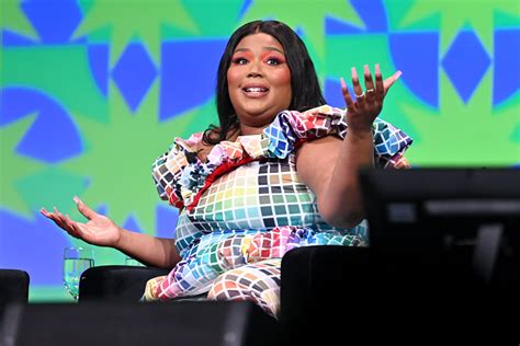 Lizzo Praised Amsterdams Banana Sex Show In Resurfaced Interview