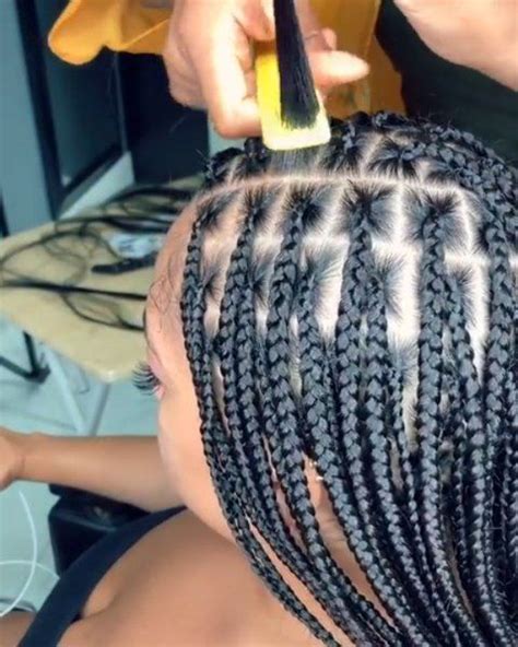 If you do not have time to deal with your natural hair and the daily time invested in tying up and untying you can take some tie out and tie the hair, and with a bit of maintenance, this hairstyle can go on for weeks without the least change or being messed up. Do you prefer #knotless braids? #braids #knotlessbraids # ...