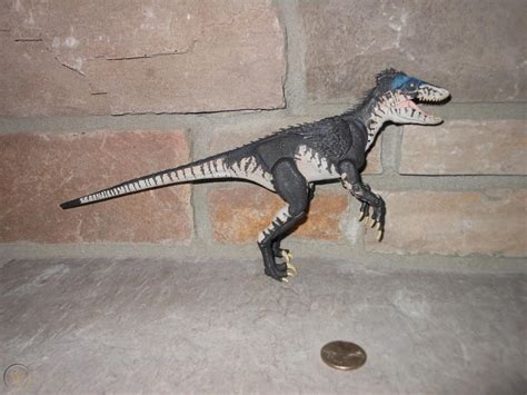 Primeval Raptor Velociraptor Deinonychus Ultra Rare Dinosaur Figure