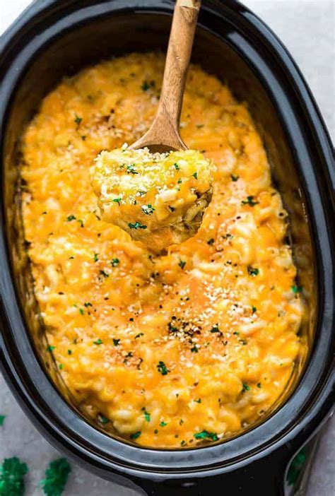 A few months ago i prepared macaroni and cheese this way for some young friends in a sly attempt i'm sure some of us who love macaroni and cheese have experimented with just dumping grated. Slow Cooker Macaroni and Cheese | The Recipe Critic