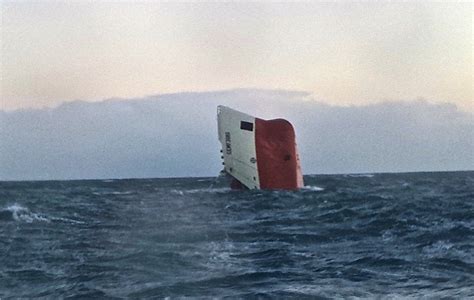 the upturned hull of the mv cemfjord north of scotland photo courtesy rnli tot great lakes