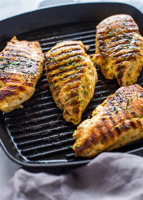 Place the beer can in the middle of the baking pan and carefully sit the chicken on top. How to Grill Chicken on Stove-Top (Easy Grill Pan Method ...