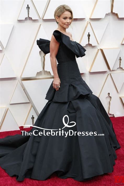 Kelly Ripa Black One Shoulder Ball Gown 2020 Oscars Red Carpet