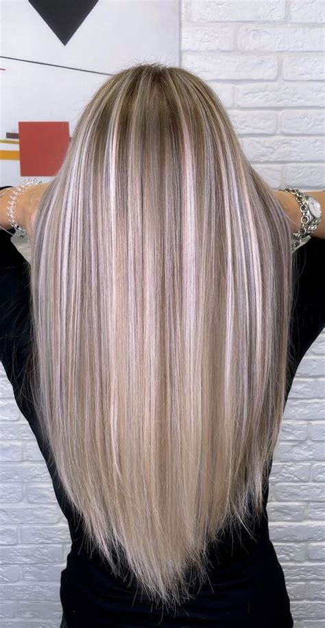 38 Best Hair Colour Trends 2022 Thatll Be Big Light Brown With Blonde And Shadow Roots