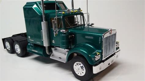 Kenworth W900 FineScale Modeler Essential Magazine For Scale Model