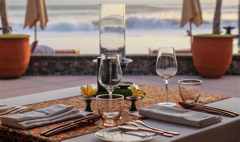 Date night ideas & romantic dinners at The Legian - Honeycombers Bali