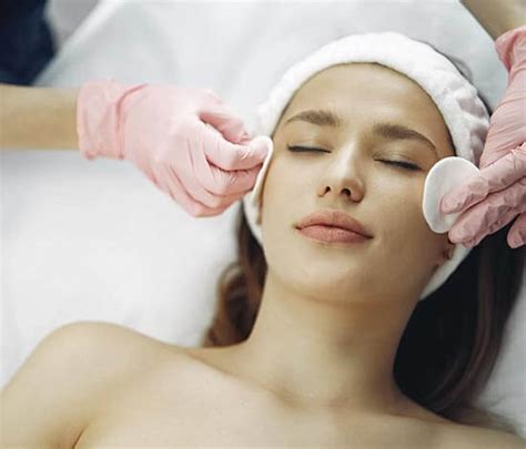Facial Massage Technique For Healthy And Glowing Skin