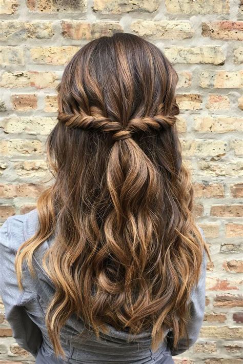 Half up half down hairstyles are the perfect marriage between casual and chic, without the effort that a full updo requires. cute + easy half up half down hairstyle with waves ...