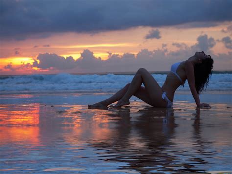 Wallpaper Sports Sunlight Women Outdoors Model Sunset Sea Reflection Sky Clouds Beach