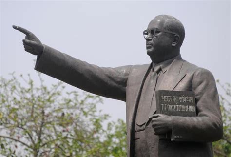 बाबासाहेब आंबेडकर यांचे १९४७ मधील छायाचित्र. Poona Pact | General Knowledge
