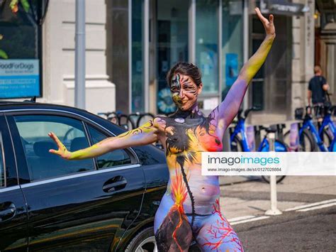 July New York New York Usa Nyc Bodypainting Day In Union