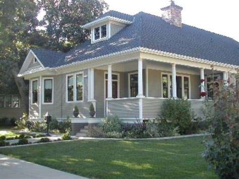 Awesome 40 Exterior Paint Schemes For Bungalows Arts And Crafts