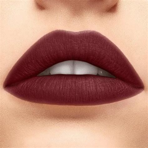 978 Burgundy Blush Rouge à Lèvres Matte Maybelline Color Sensational