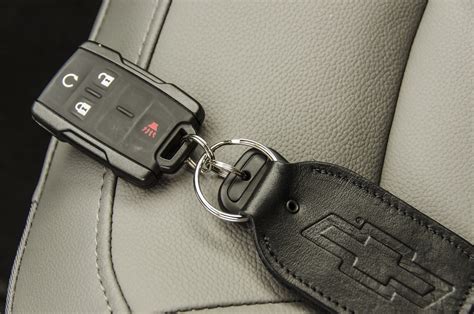 How to start silverado with key fob. Live Review: 2015 Chevrolet Colorado - Part Two - The Newsroom Archive - GM-Trucks.com