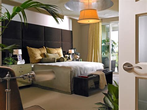 Select the type of lighting fixture depending upon the room and illumination style you desire. Modern Bedroom Lighting | HGTV