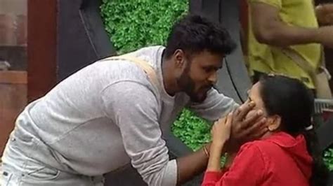 Bigg Boss Tamil Video Shows Aamir Kissing Pavani Reddy Fans Demand