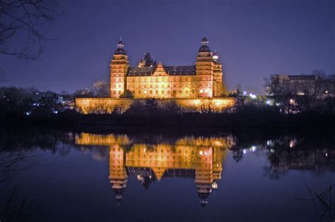 File:Aschaffenburg Schloss 2005-12-10b.jpg - Wikimedia Commons