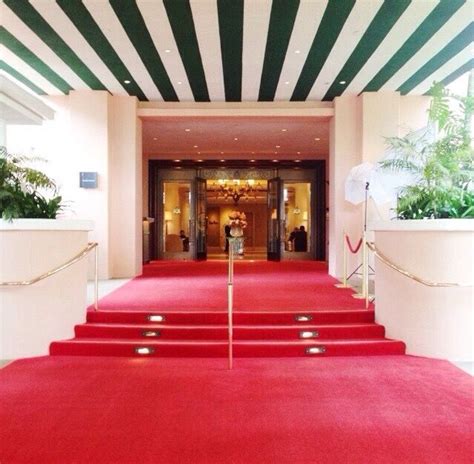 Main Entrance At The Beverly Hills Hotel 😍 Beverly Hills Hotel