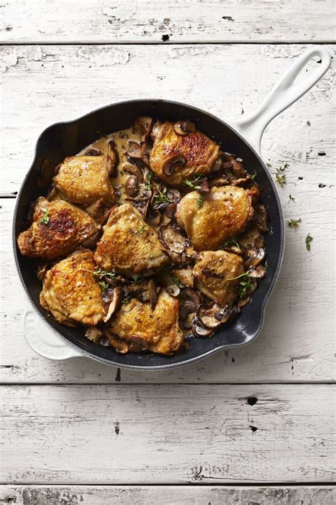 Why this chicken thighs skillet recipe works. 32 Family Dinner Ideas - Easy Recipes for Large Groups