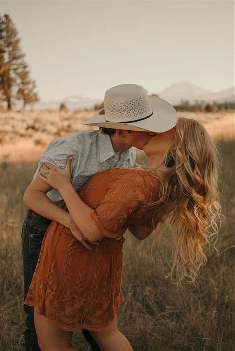 Pin By Macie ⚡️🦋🤍 On Boo Thang In 2021 Couples Photography Outfits Cute Country Couples