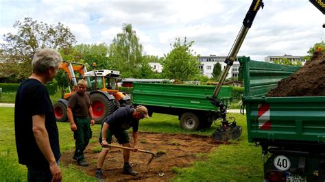 Filialen und öffnungszeiten aller garten & pflanzen geschäfte sowie adresse, straße, karte und sonderöffnungszeiten in bamberg und umgebung. 130742-Vorbereiten-Bluehwiese-Bamberger-Bienengarten ...