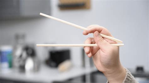May 19, 2017 · the noodles taste raw still, what gives? How to use chopsticks - Reviewed