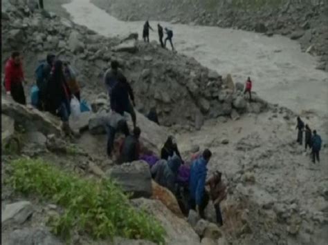 Filmstar Manju Warrier Crew Stranded In Himachal Floods Rescued Mos
