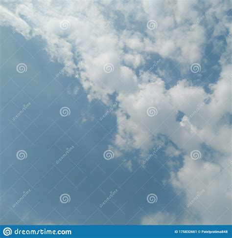 Beautiful Cumulus White Clouds In The Blue Sky Natural Scenery View