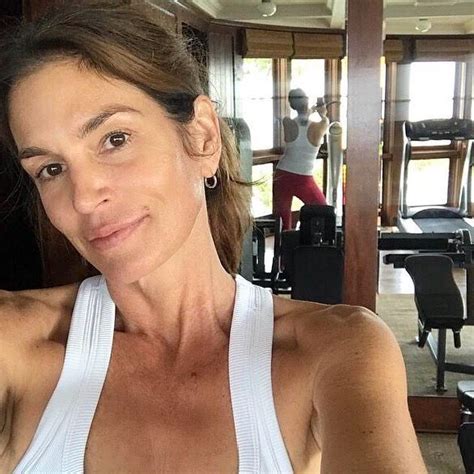 cindy crawford workout how at 52 she looks 32 in no makeup selfie